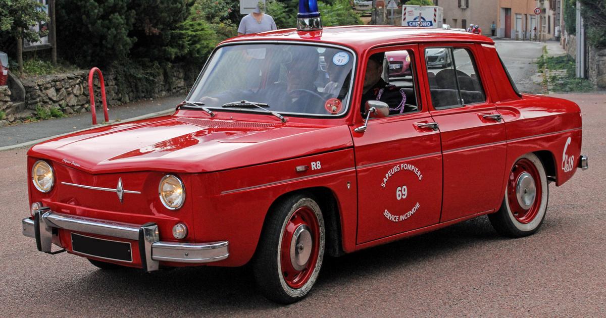 Рено 8. Renault 8. Renault 8-фото.